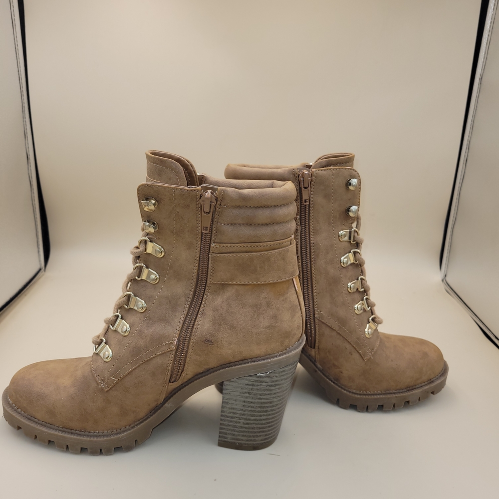 G by Guess Women’s Lace-up Heeled Combat Ankle Boots Tan Faux Leather Size 7 - Picture 10 of 11